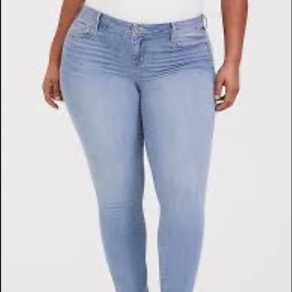 Torrid high waisted Luxe Skinny jeans